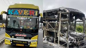 Road Accident: ನಿಂತಿದ್ದ ಕಸದ ಲಾರಿಗೆ ಕಾರು ಡಿಕ್ಕಿ: ಸ್ಥಳದಲ್ಲೇ ಟೆಕ್ಕಿ ಸಾವು - ShareChat